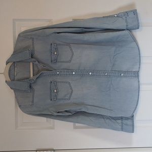 Halogen cotton denim style button down shirt size M